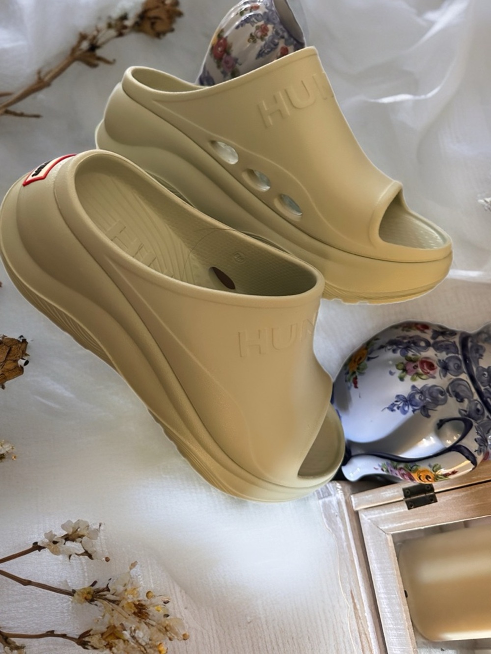 BRAND NEW HUNTER Avocado Green Platform Slide Sandal